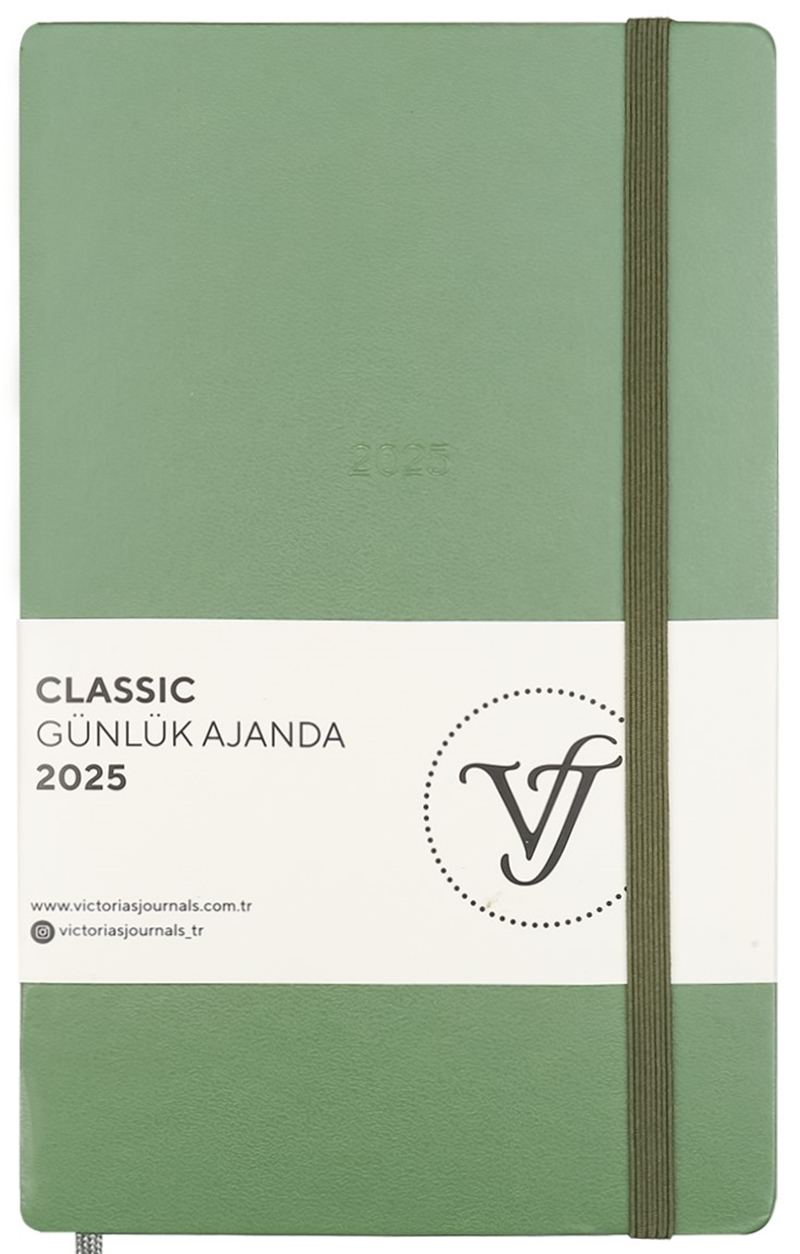 VJ AJANDA 2025 GÜNLÜK 13x21 CLASSIC SERT KAPAK IVORY 70 GR LASTİKLİ ZEYTİN YEŞİLİ 384 SF. 124-1451 - 